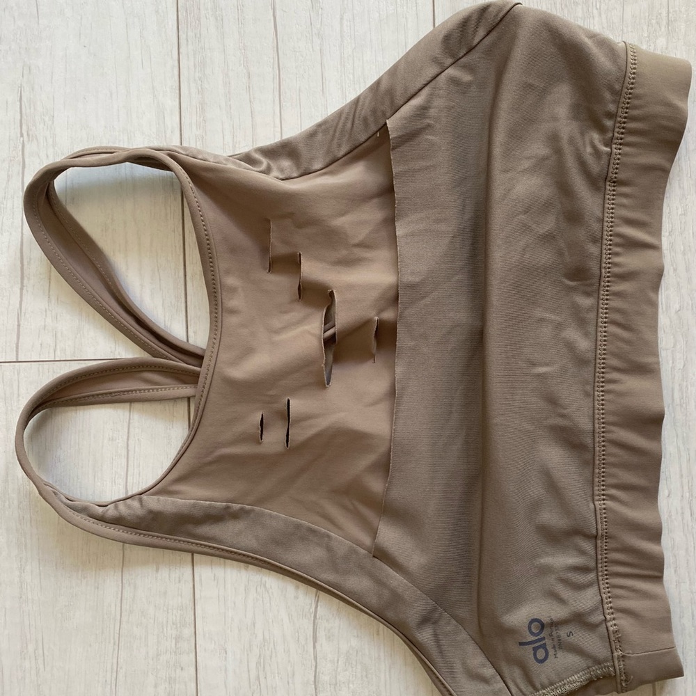 Alo High Neck Ripped Bra - Picture 3 of 4